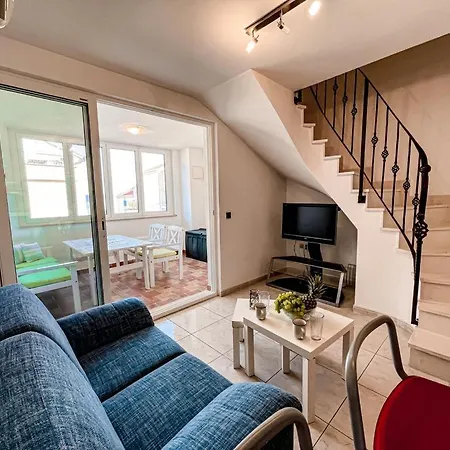 Apartment West Bol
