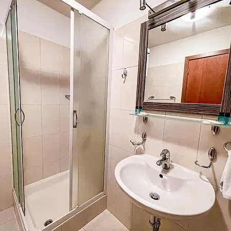 Apartment West Bol
